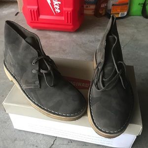 Pre owned Clark’s size 10.5 camo